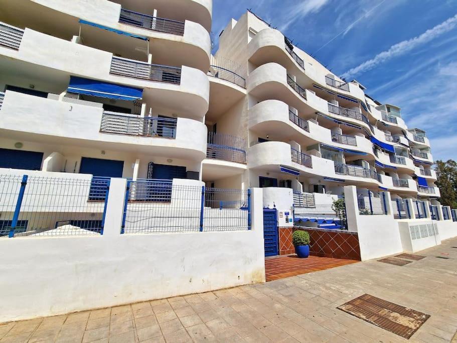 Acogedor Piso Con Terraza Y Parking! Apartment Benalmadena Exterior photo
